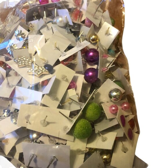 Women's Random Fashion Stud Earrings Lot of 50 Pairs Mixed Styles Colors Girls - Picture 10 of 11